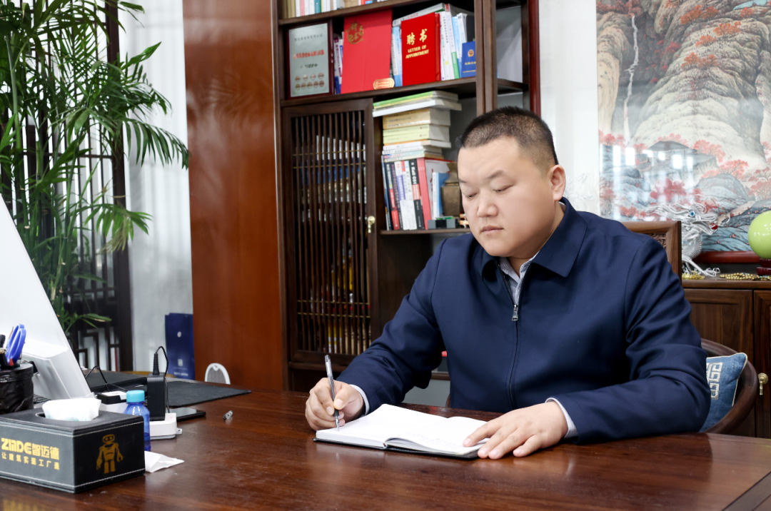 喜報！智邁德董事長張兆瑞榮登“2023濰坊民營企業(yè)家百名‘敢創(chuàng)先鋒’”榜單